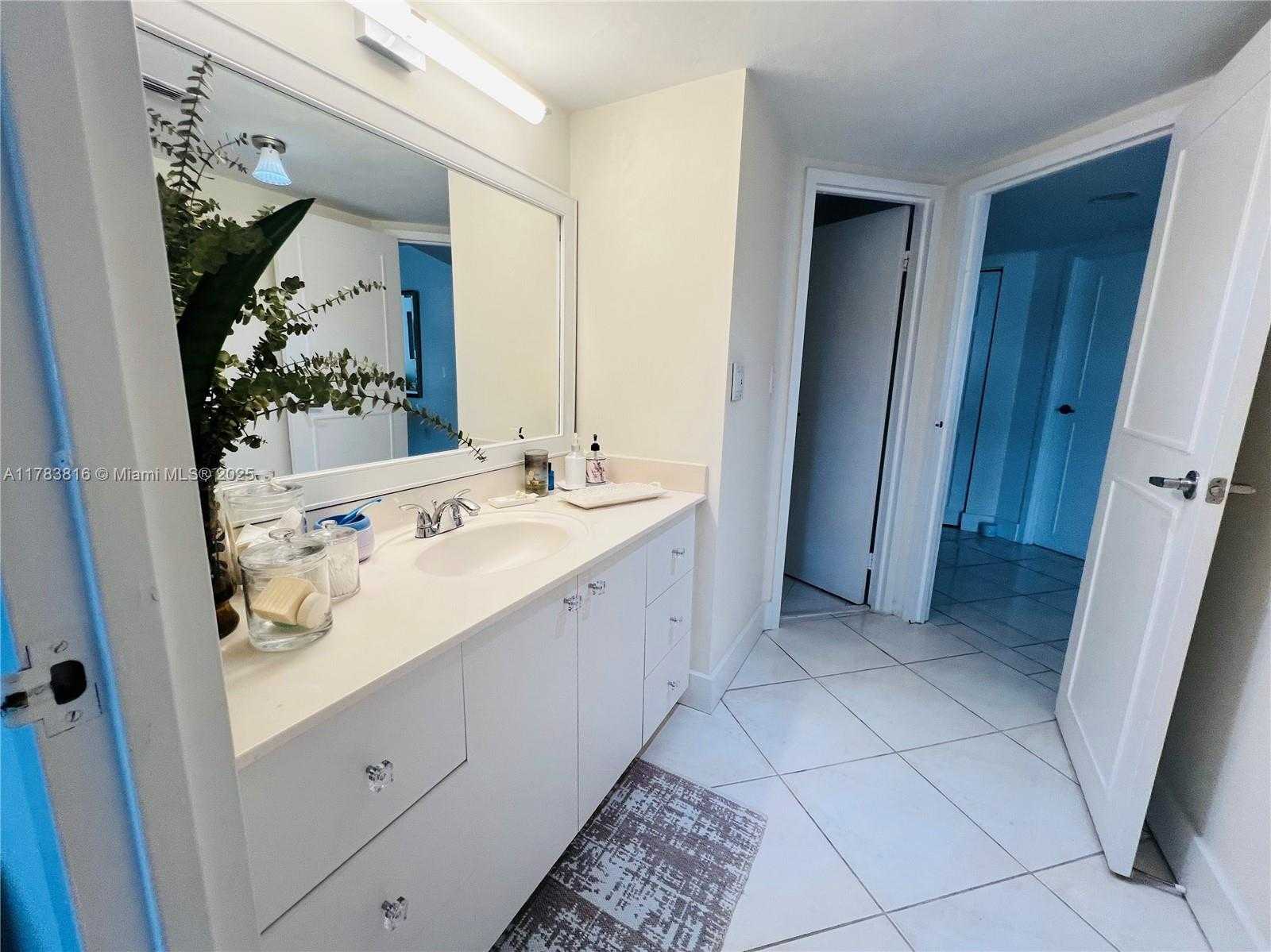 Small Image of 2333 BRICKELL AVE #1516, Miami Number 29