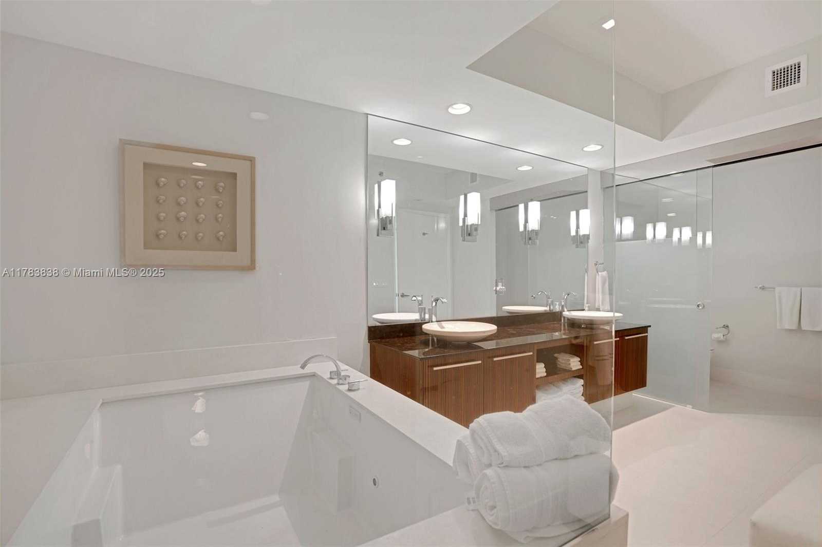 Small Image of 2711 SOUTH OCEAN DR #2803, Hollywood Number 26