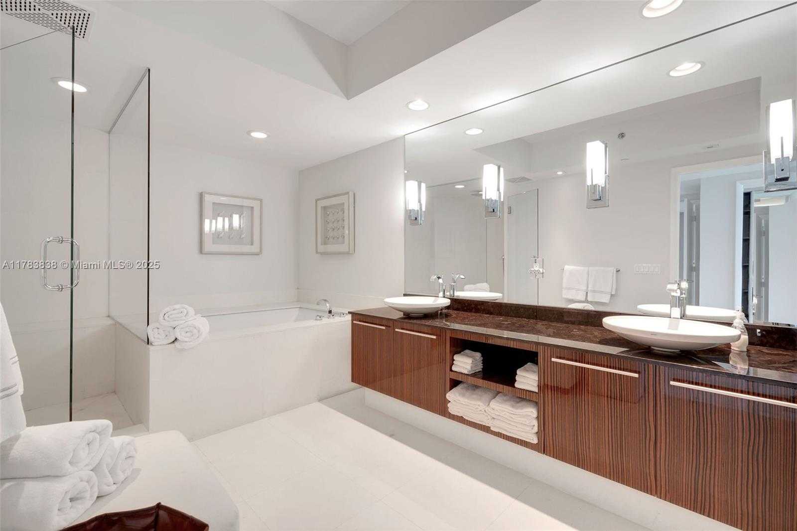 Small Image of 2711 SOUTH OCEAN DR #2803, Hollywood Number 28