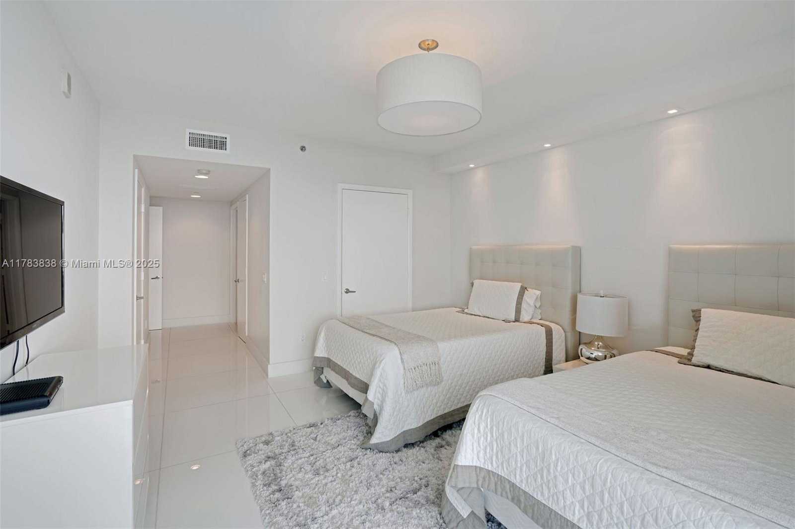 Small Image of 2711 SOUTH OCEAN DR #2803, Hollywood Number 31