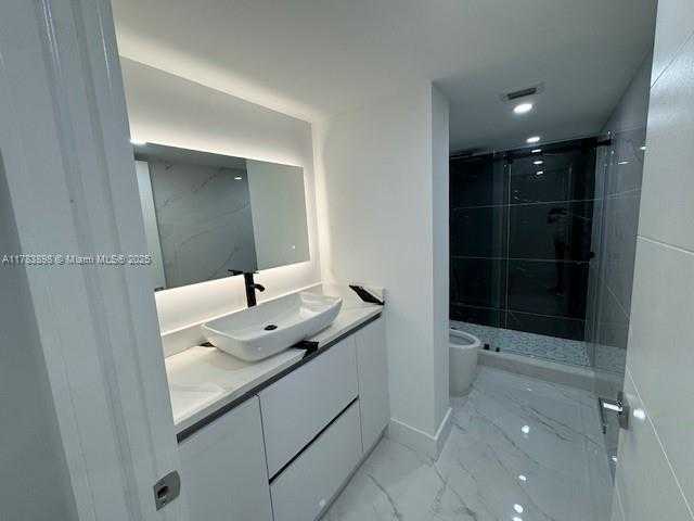 Small Image of 18071 BISCAYNE BLVD #1202, Aventura Number 13