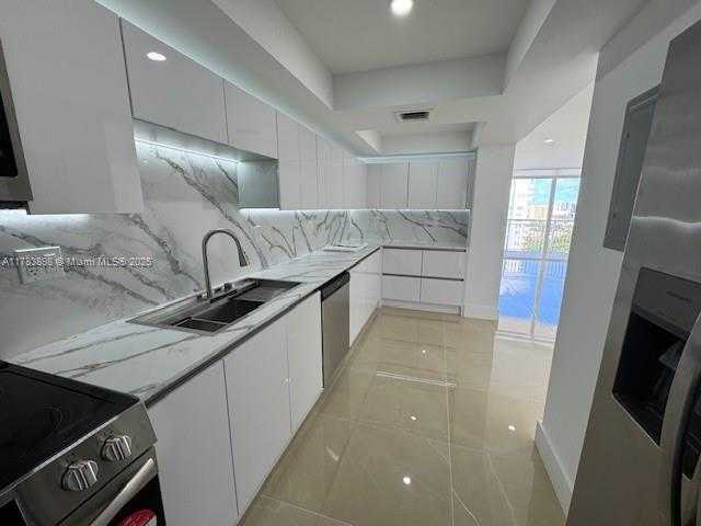 Small Image of 18071 BISCAYNE BLVD #1202, Aventura Number 5