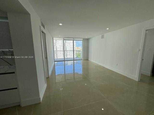 Small Image of 18071 BISCAYNE BLVD #1202, Aventura Number 6