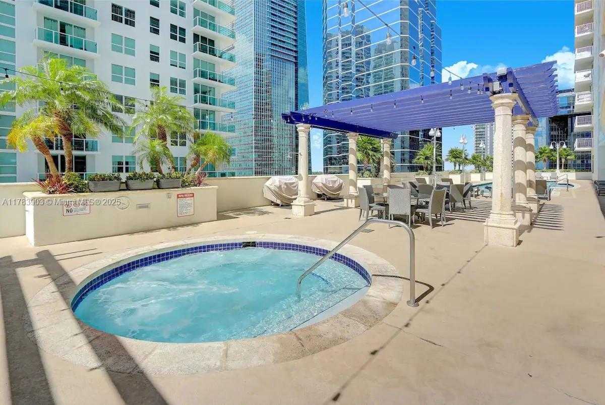 Small Image of 1200 BRICKELL BAY DR #1404, Miami Number 23
