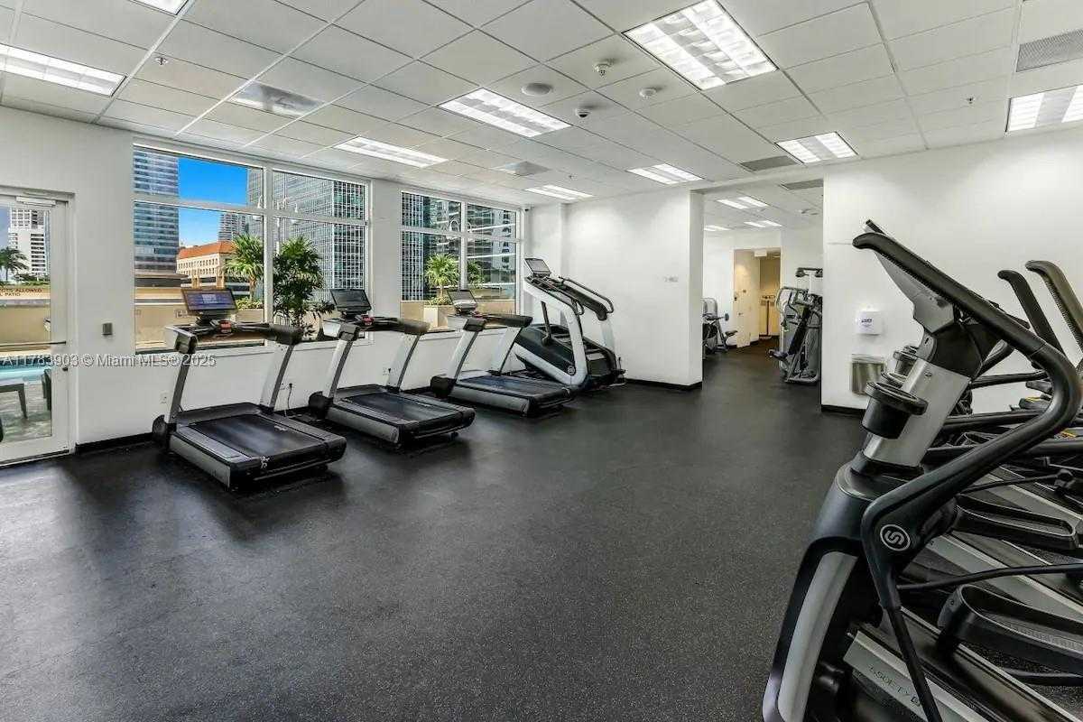 Small Image of 1200 BRICKELL BAY DR #1404, Miami Number 26