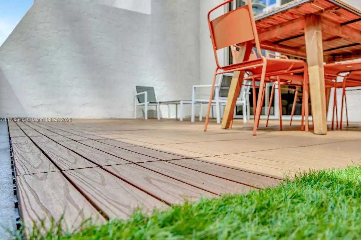Small Image of 1200 BRICKELL BAY DR #1404, Miami Number 6