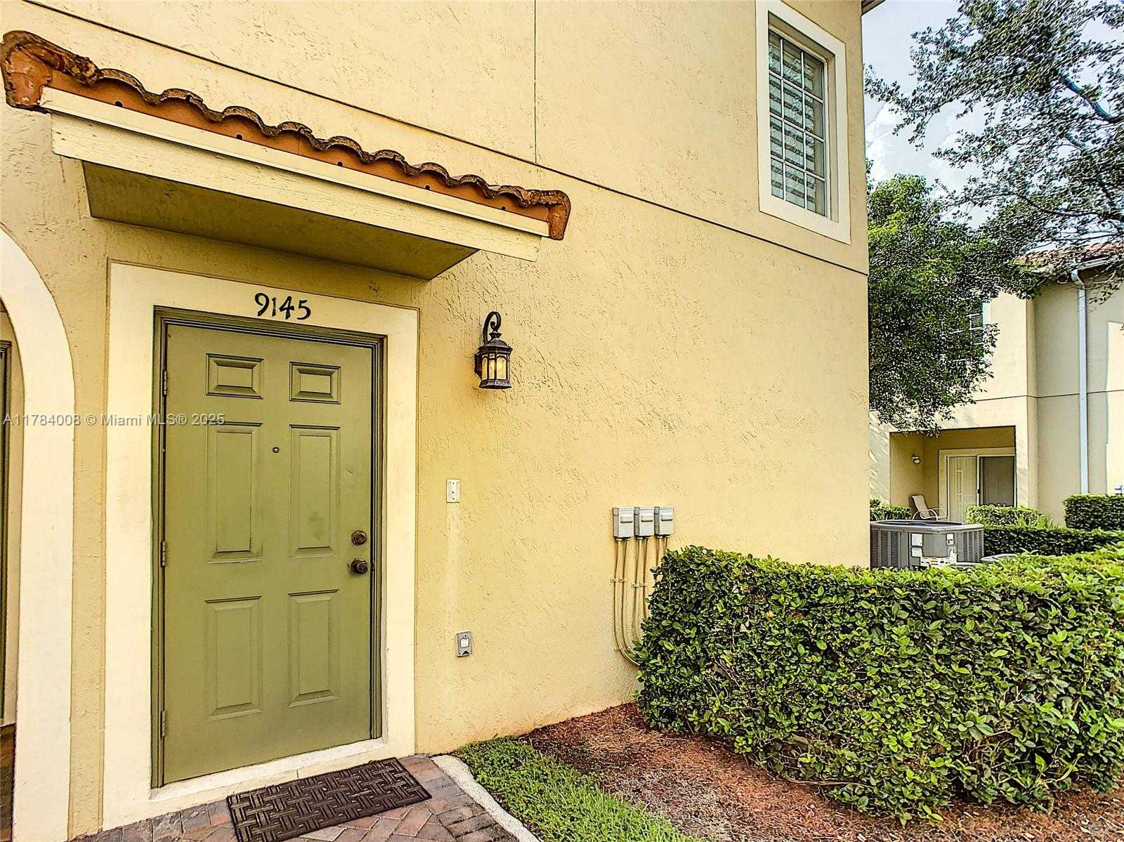 Small Image of 9145 WHISTABLE WALK, Tamarac Number 27