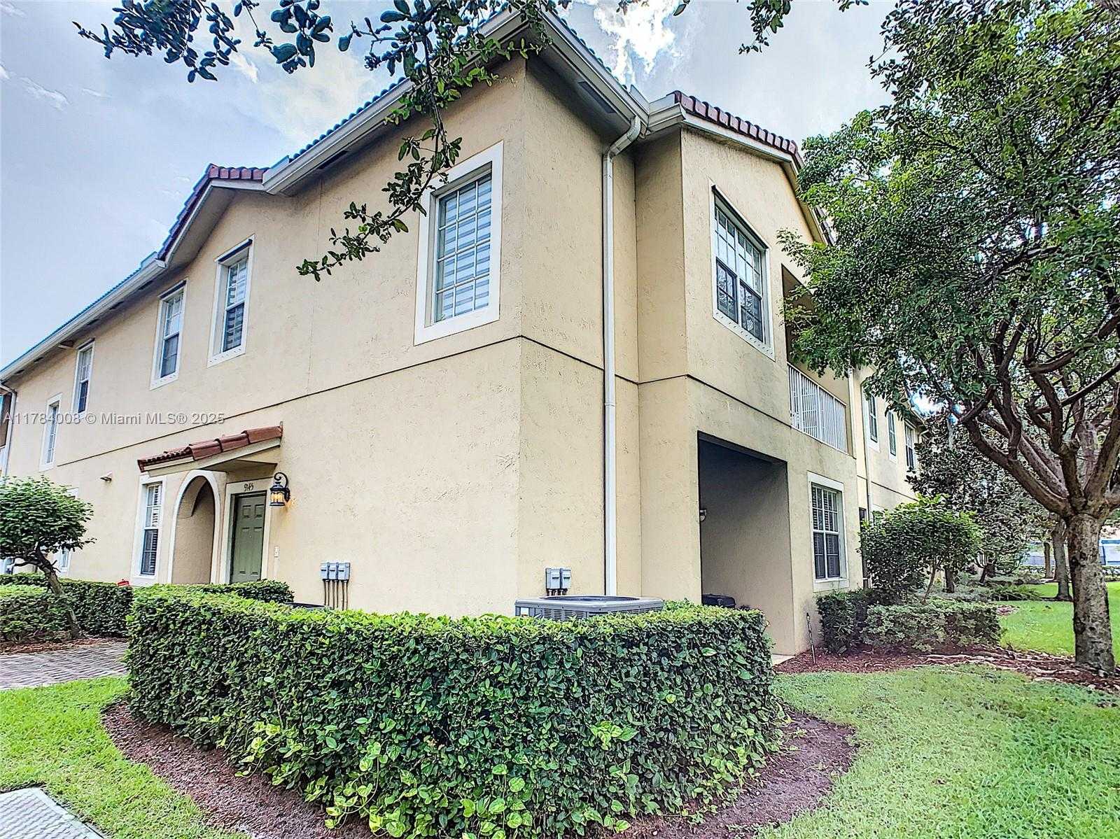 Small Image of 9145 WHISTABLE WALK, Tamarac Number 29
