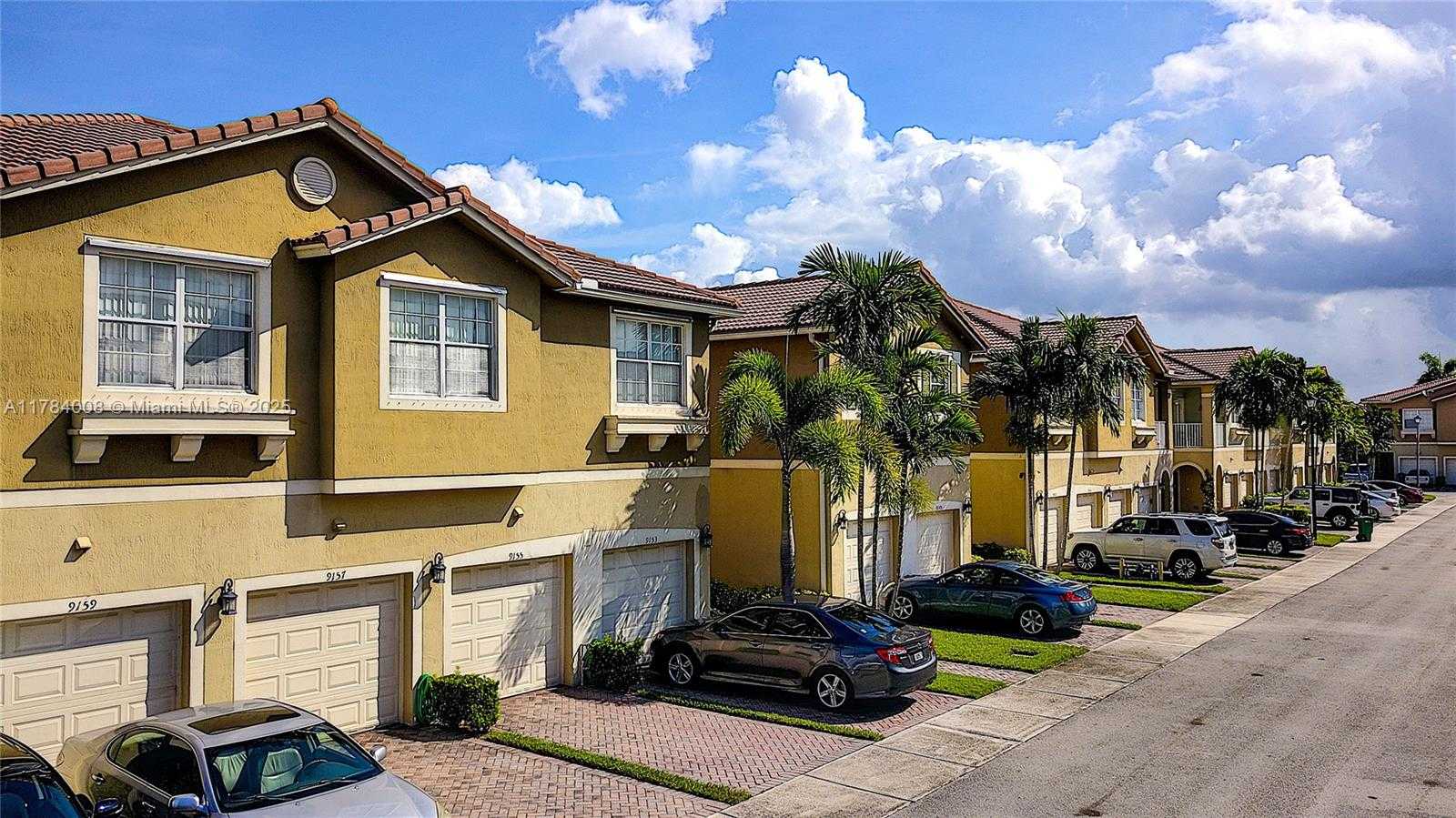 Small Image of 9145 WHISTABLE WALK, Tamarac Number 31