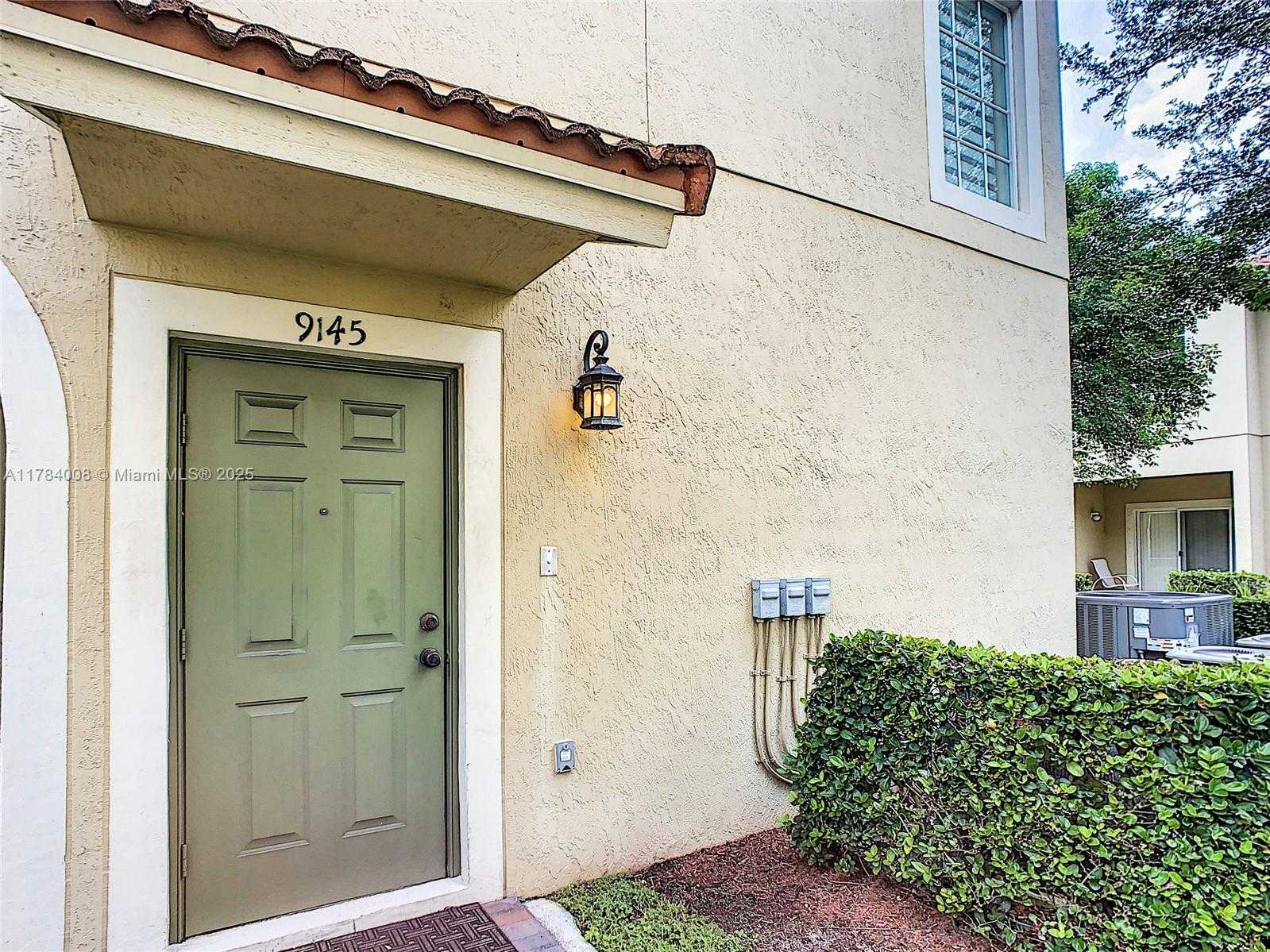 Small Image of 9145 WHISTABLE WALK, Tamarac Number 5