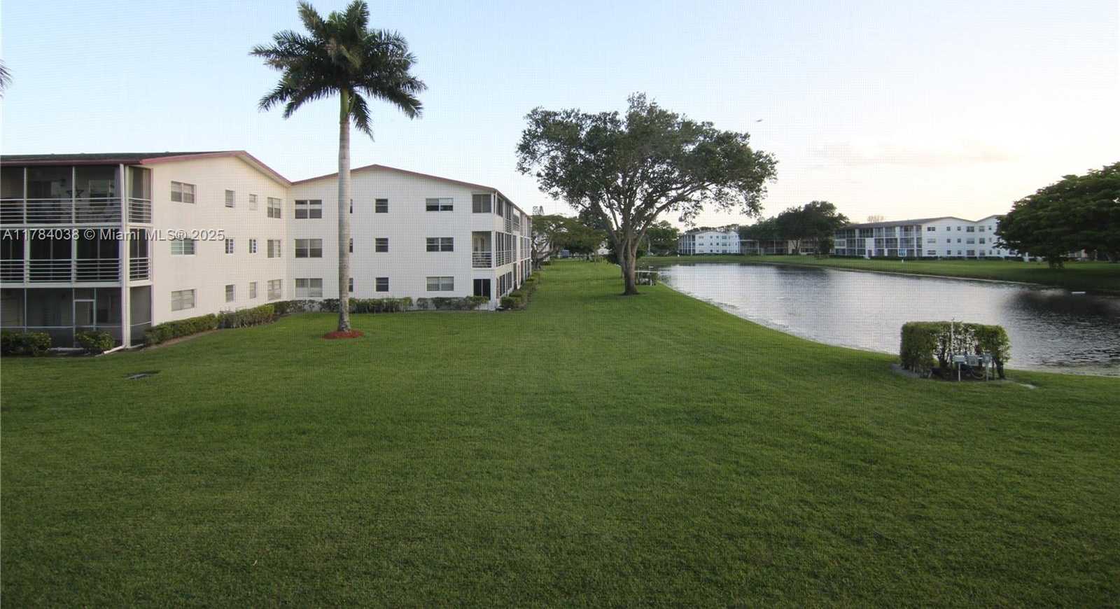 Small Image of 569 NORTH FANSHAW N #569, Boca Raton Number 11