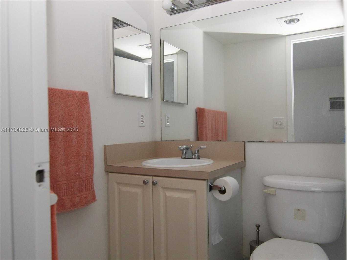 Small Image of 569 NORTH FANSHAW N #569, Boca Raton Number 18