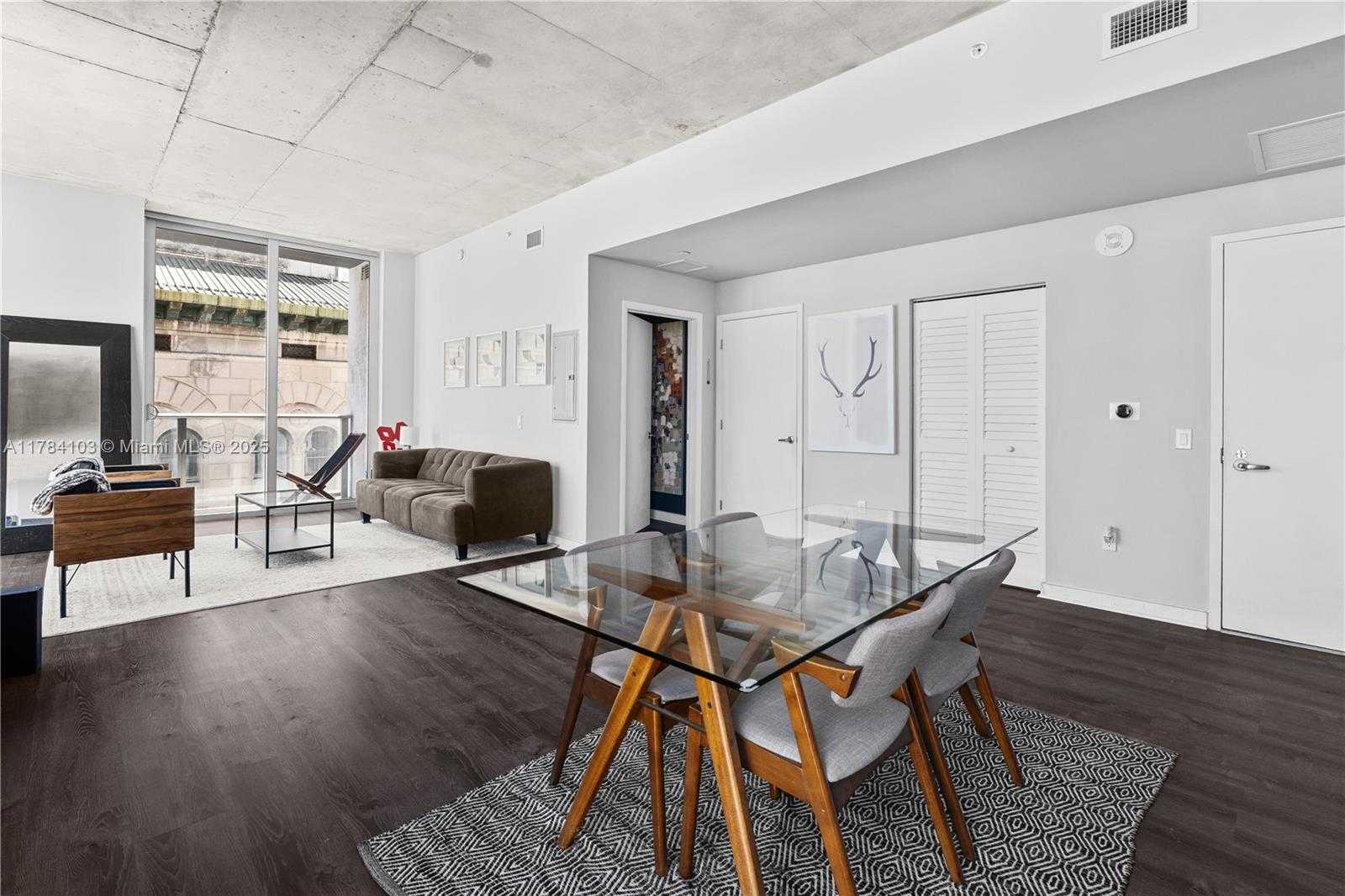Small Image of 151 SOUTH EAST 1ST ST #1402, Miami Number 8