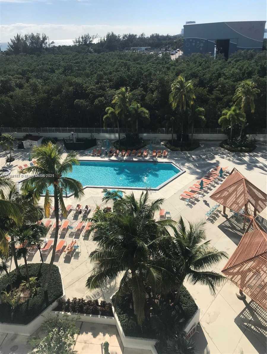 Small Image of 100 BAYVIEW DR #503, Sunny Isles Beach Number 25