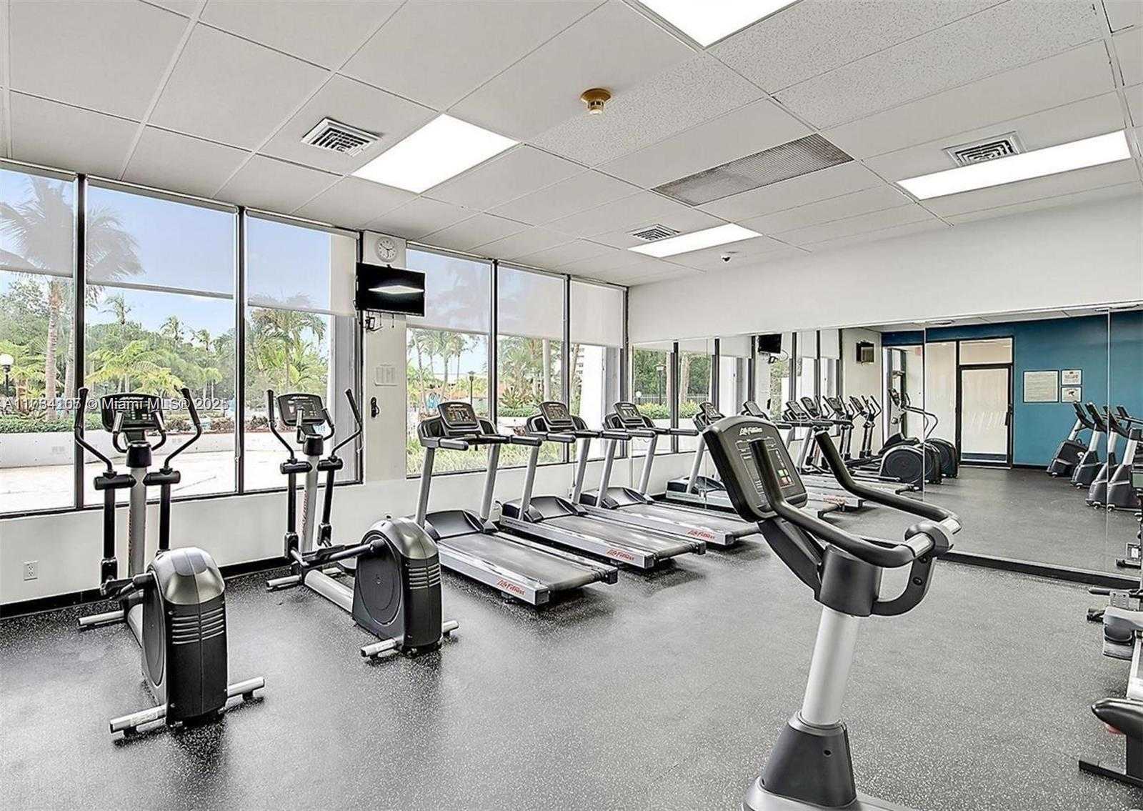 Small Image of 100 BAYVIEW DR #503, Sunny Isles Beach Number 29
