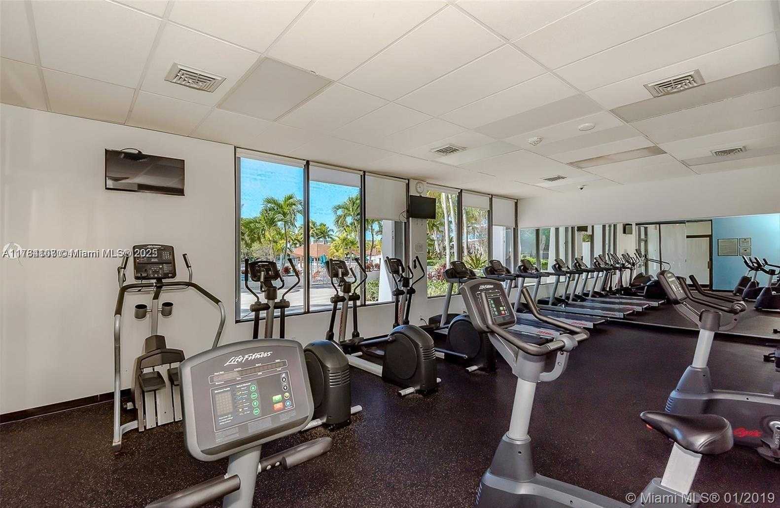 Small Image of 100 BAYVIEW DR #503, Sunny Isles Beach Number 30