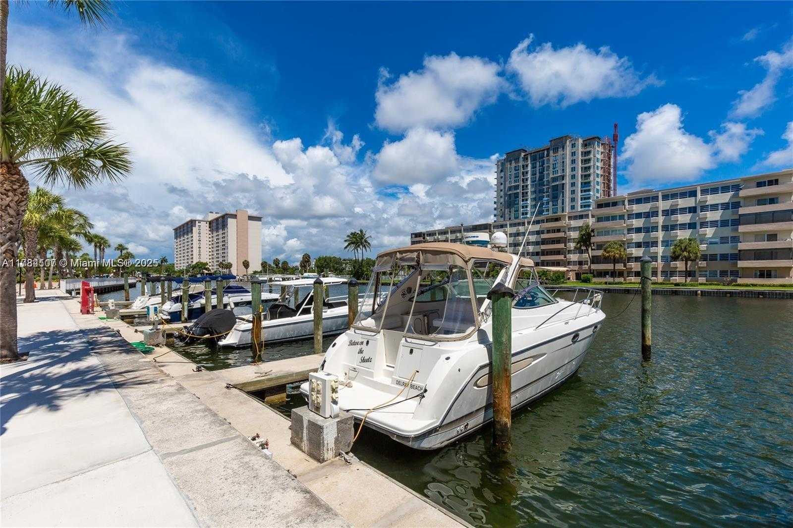 Small Image of 100 BAYVIEW DR #503, Sunny Isles Beach Number 35