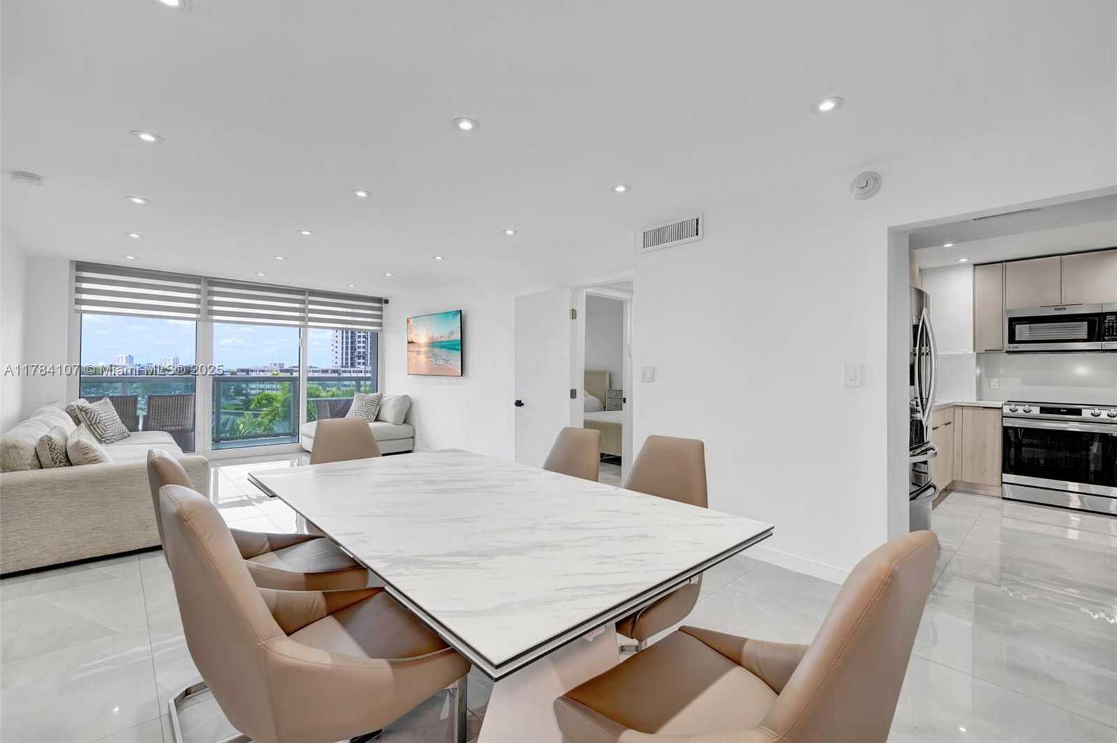 Small Image of 100 BAYVIEW DR #503, Sunny Isles Beach Number 4
