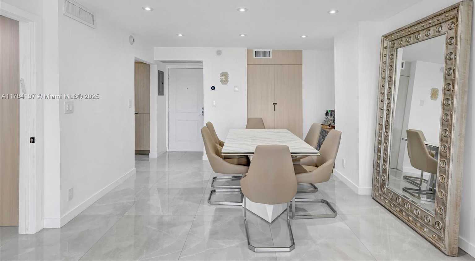 Small Image of 100 BAYVIEW DR #503, Sunny Isles Beach Number 5