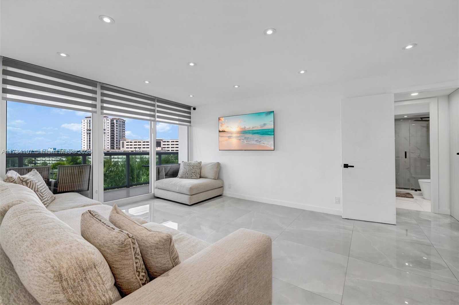 Small Image of 100 BAYVIEW DR #503, Sunny Isles Beach Number 6