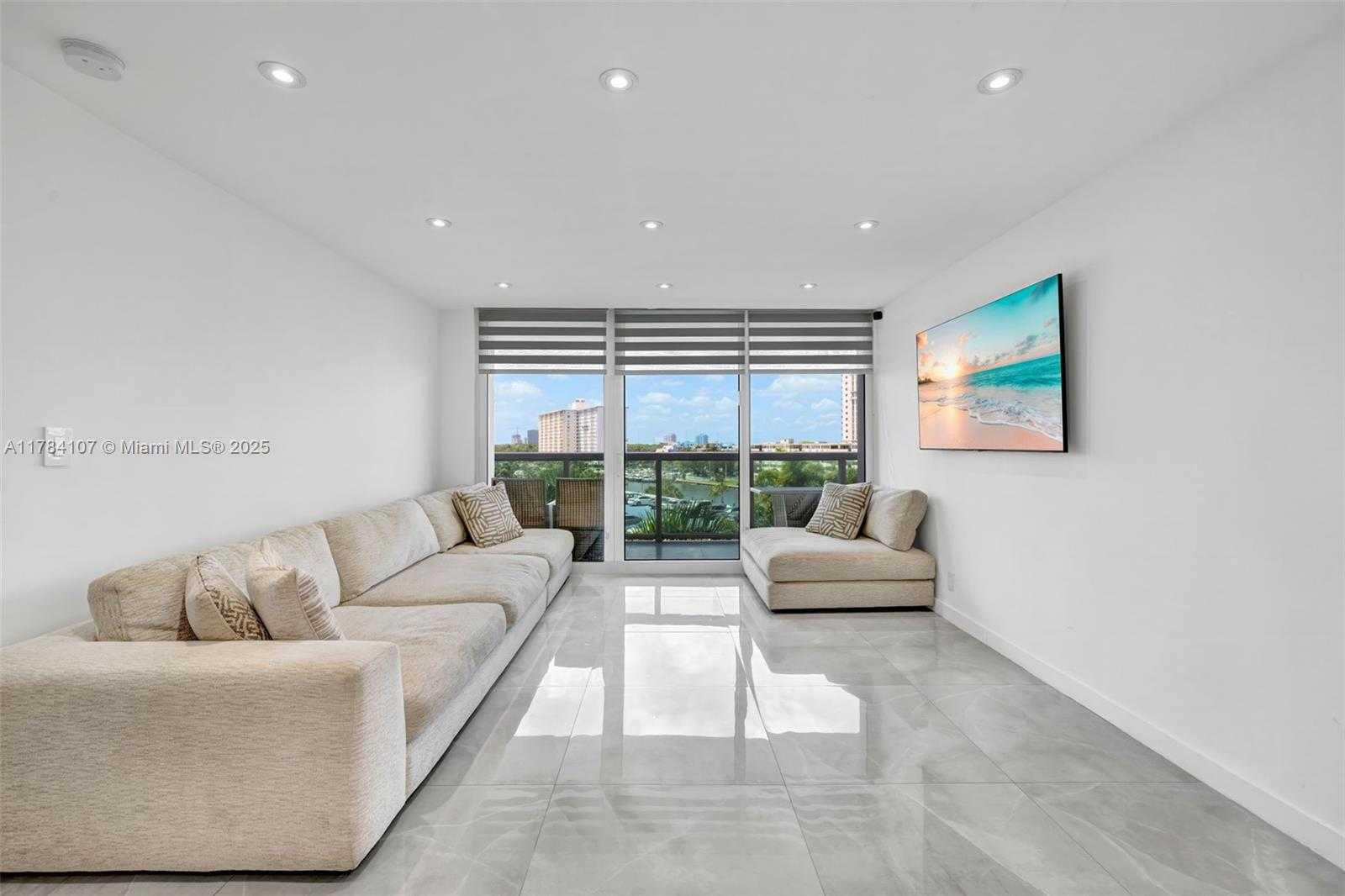 Small Image of 100 BAYVIEW DR #503, Sunny Isles Beach Number 7