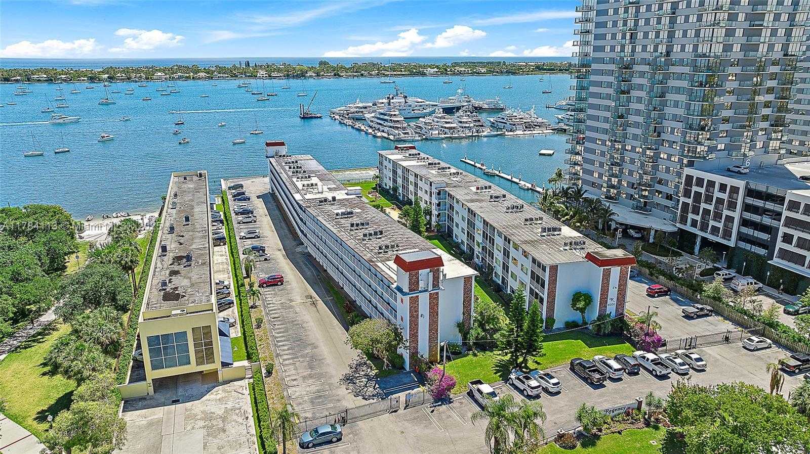 Small Image of 4500 NORTH FLAGLER DR #C24, West Palm Beach Number 14