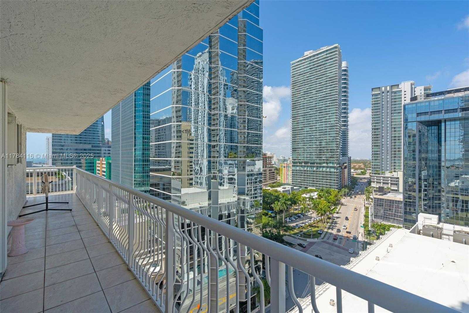 Small Image of 1200 BRICKELL BAY DR #1723, Miami Number 14