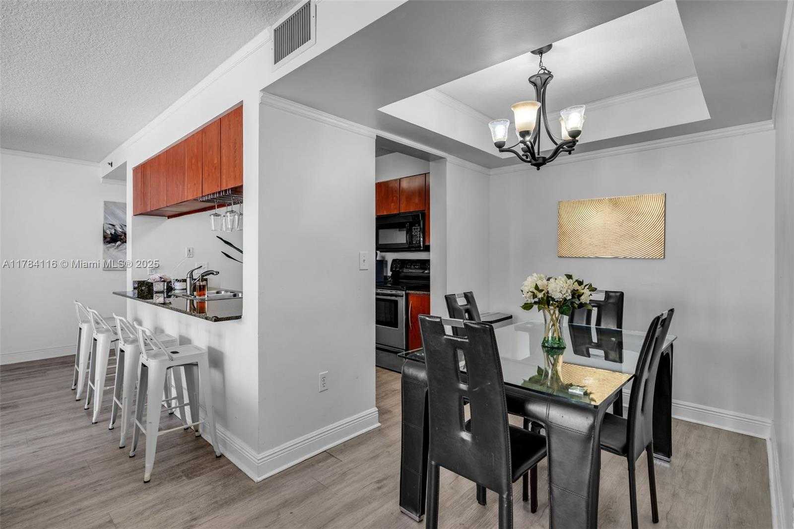 Small Image of 1200 BRICKELL BAY DR #1723, Miami Number 2