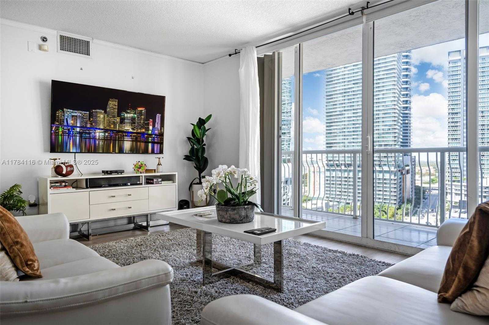 Small Image of 1200 BRICKELL BAY DR #1723, Miami Number 20