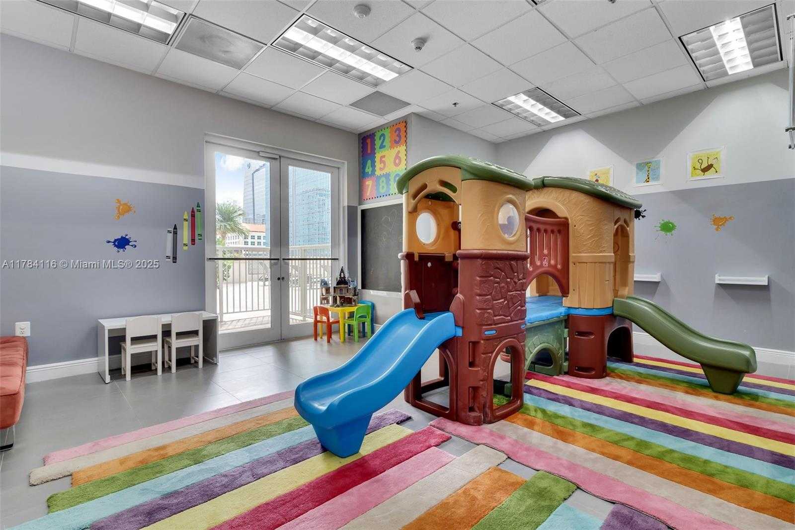 Small Image of 1200 BRICKELL BAY DR #1723, Miami Number 24