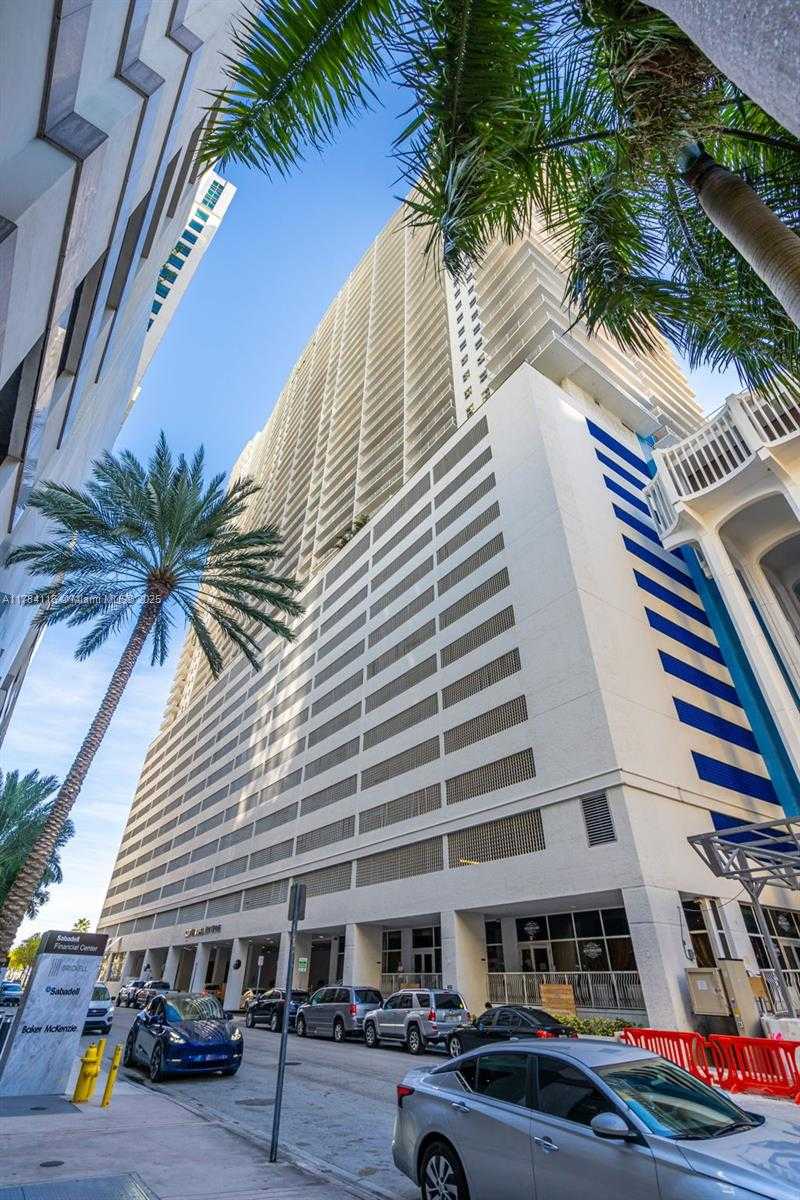Small Image of 1200 BRICKELL BAY DR #1723, Miami Number 31