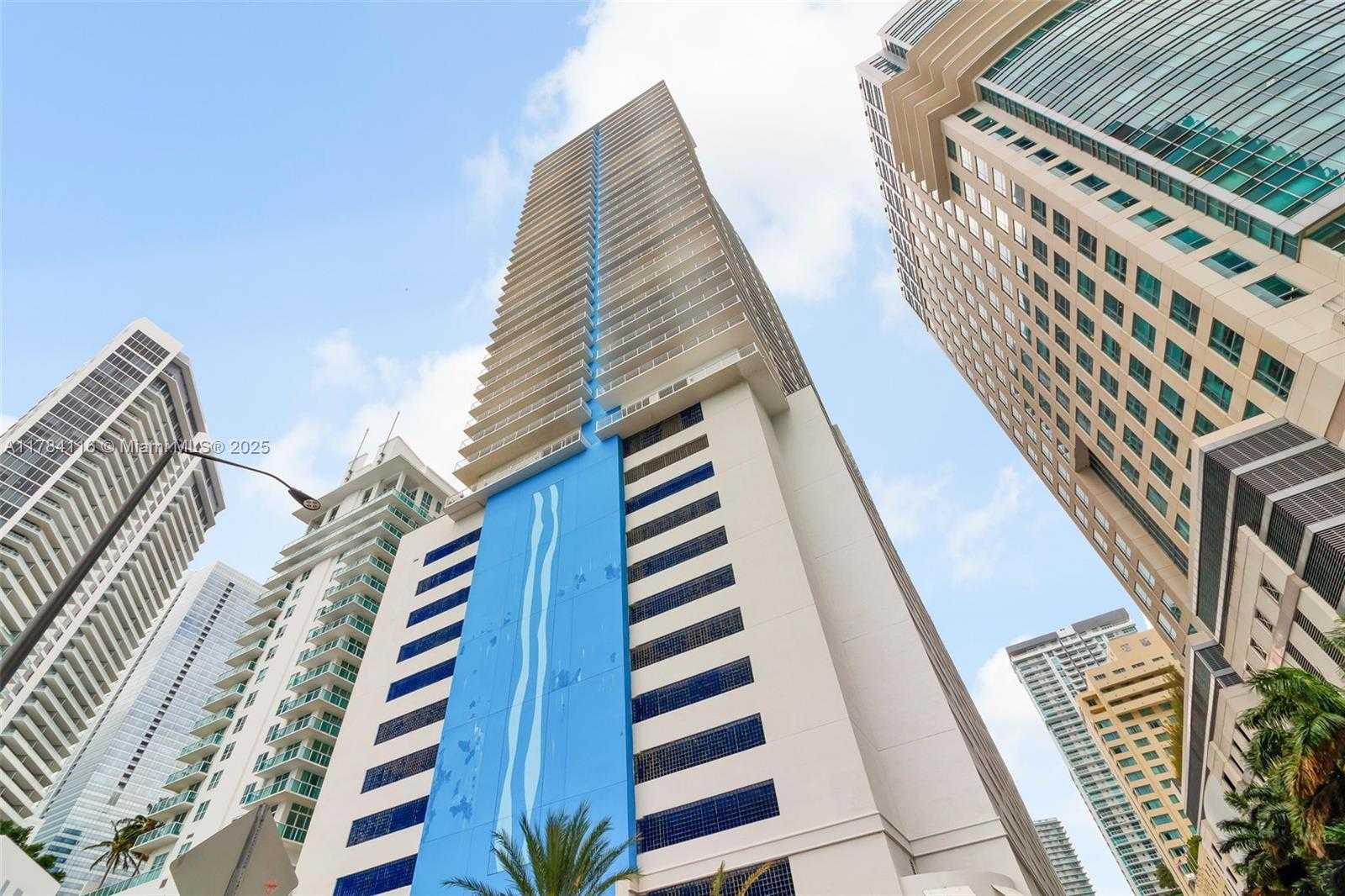 Small Image of 1200 BRICKELL BAY DR #1723, Miami Number 32