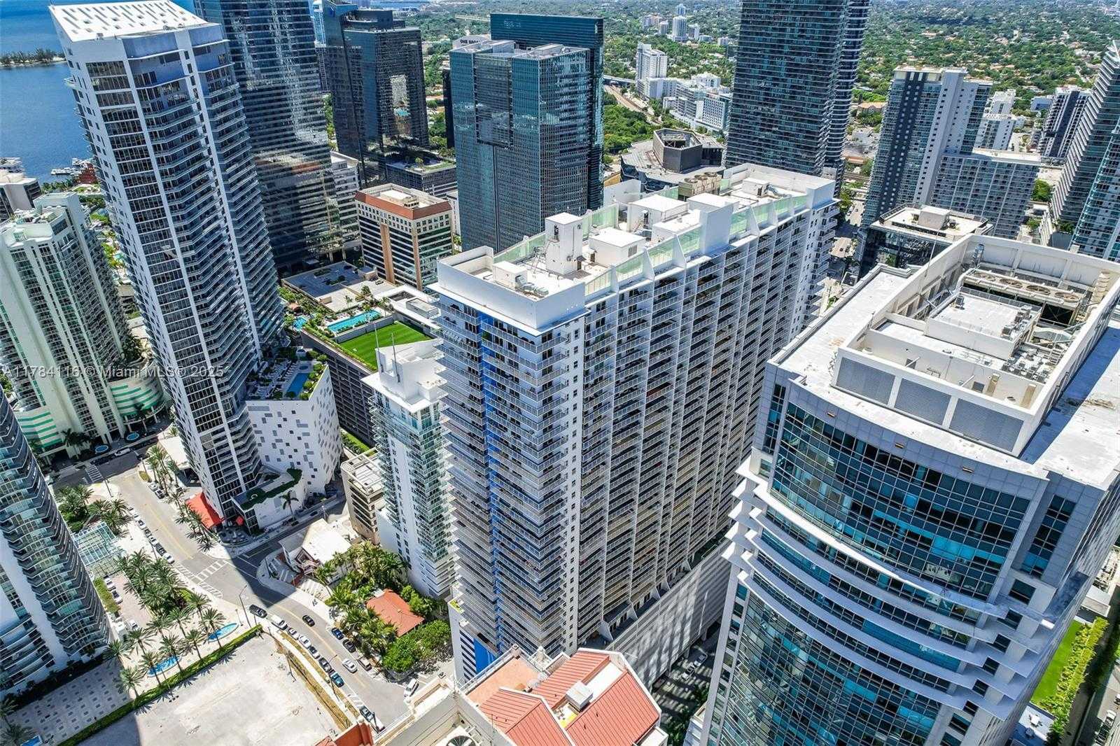 Small Image of 1200 BRICKELL BAY DR #1723, Miami Number 35