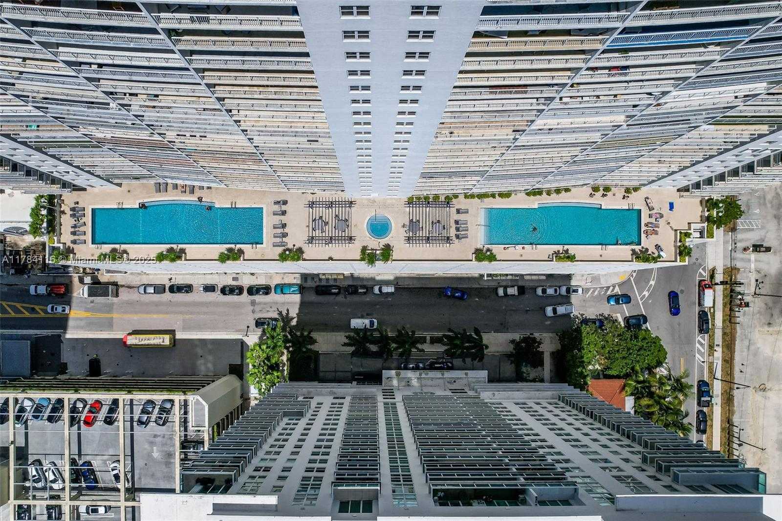 Small Image of 1200 BRICKELL BAY DR #1723, Miami Number 38