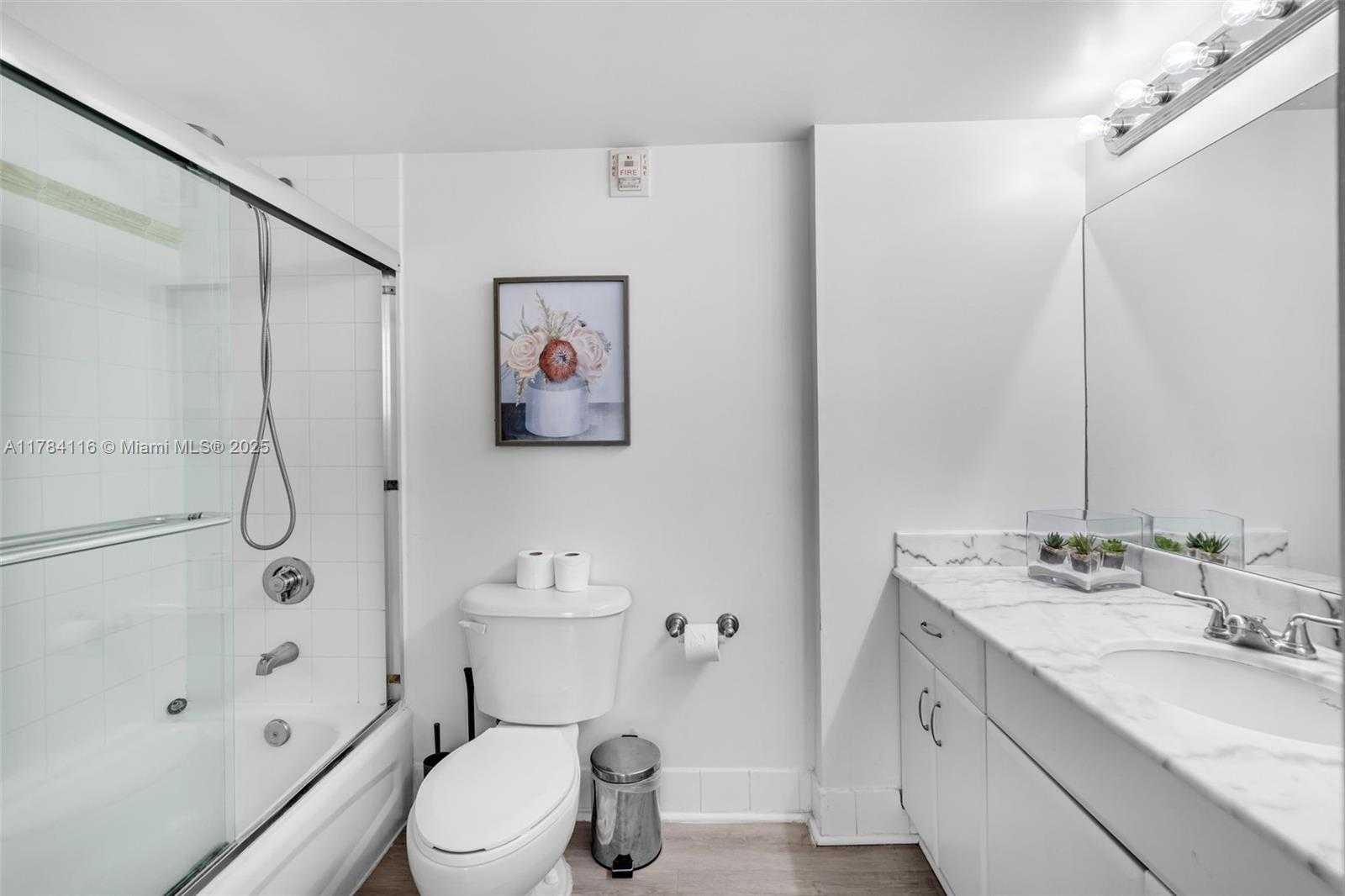 Small Image of 1200 BRICKELL BAY DR #1723, Miami Number 9
