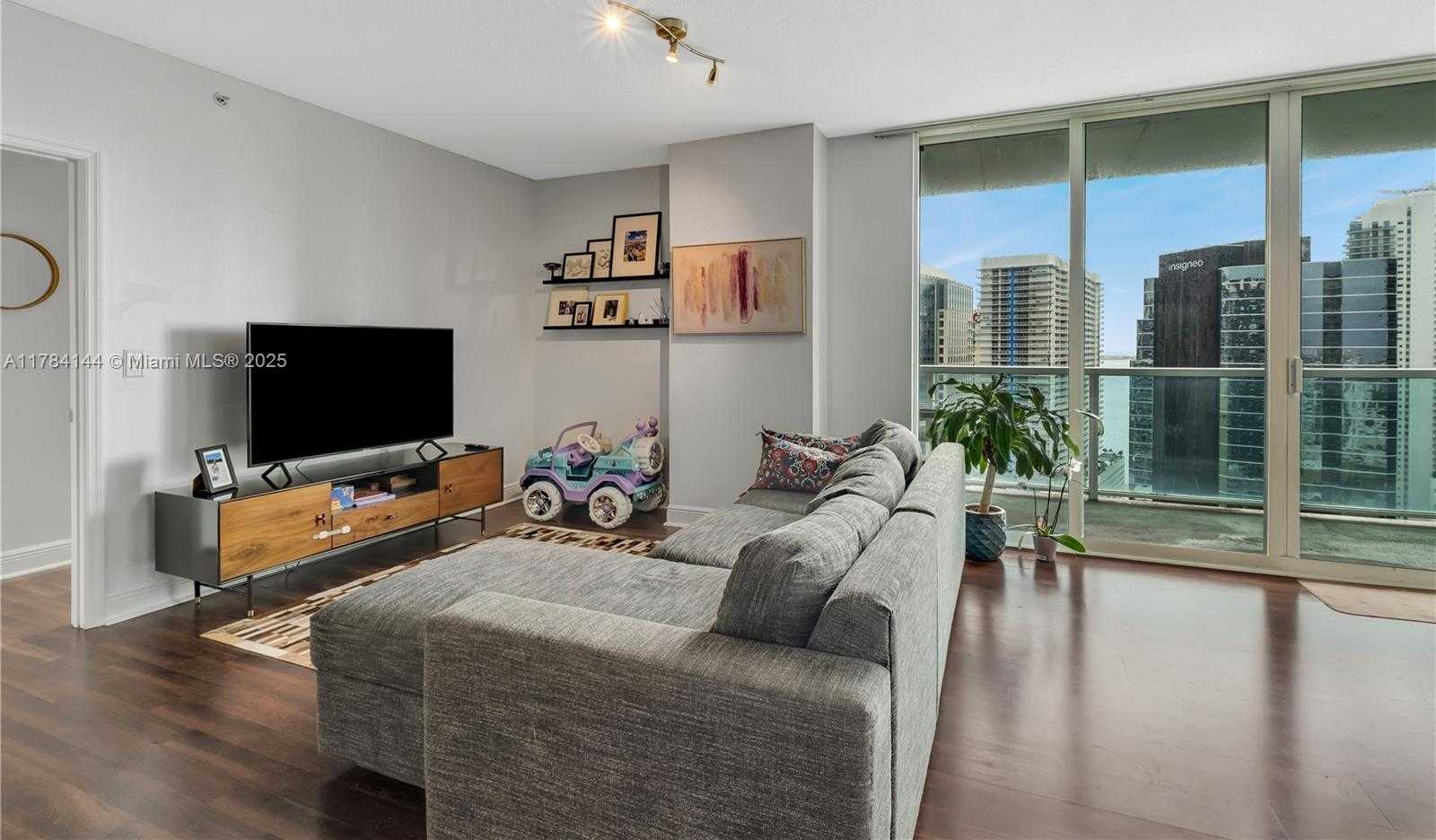 Small Image of 1250 SOUTH MIAMI AVE #2802, Miami Number 44