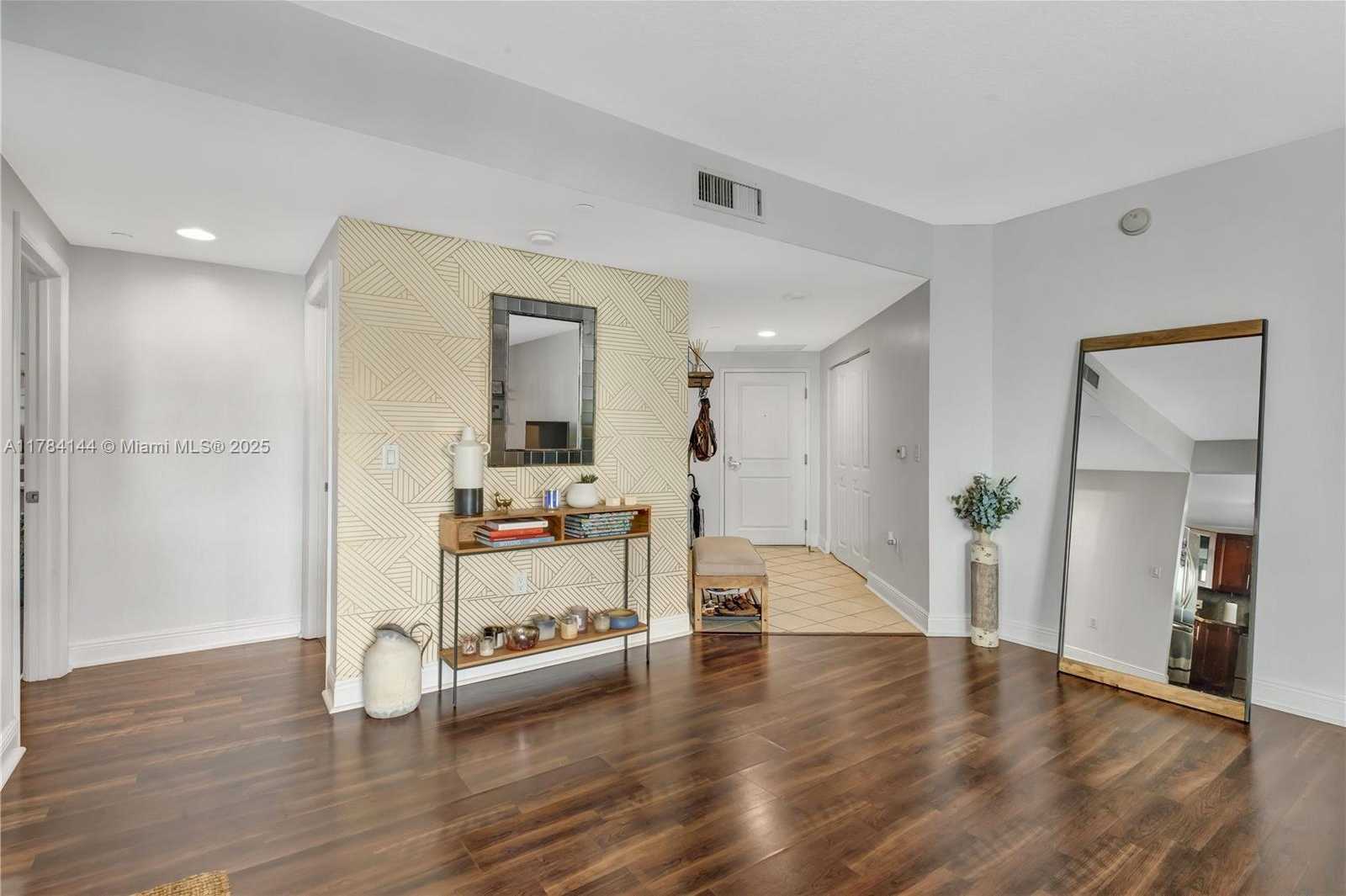 Small Image of 1250 SOUTH MIAMI AVE #2802, Miami Number 46