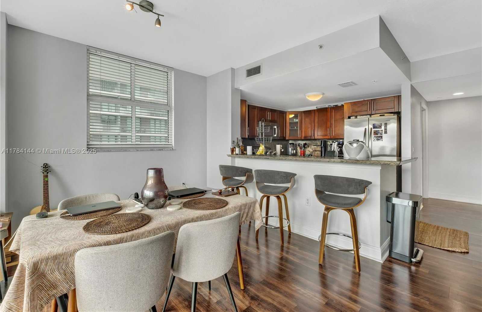 Small Image of 1250 SOUTH MIAMI AVE #2802, Miami Number 60