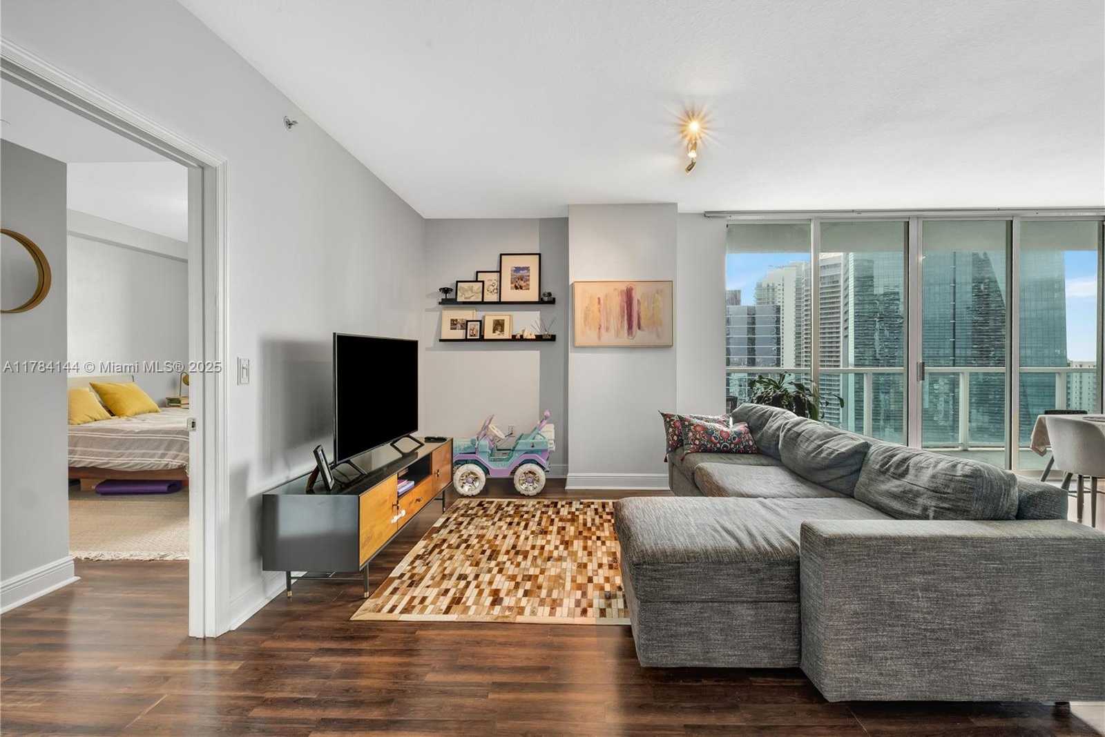 Small Image of 1250 SOUTH MIAMI AVE #2802, Miami Number 61