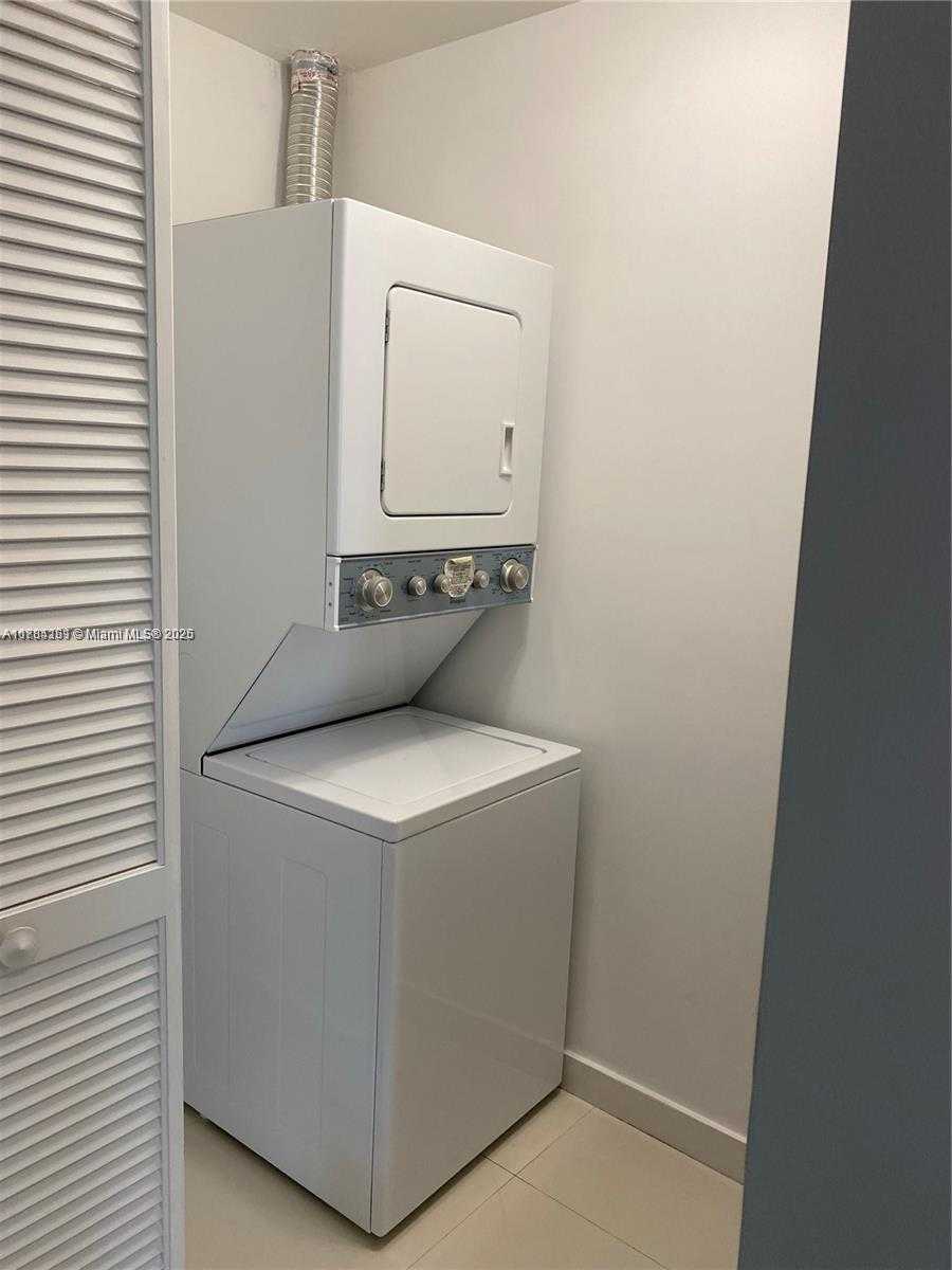Small Image of 7751 NORTH WEST 107 AVE #2-305, Doral Number 4