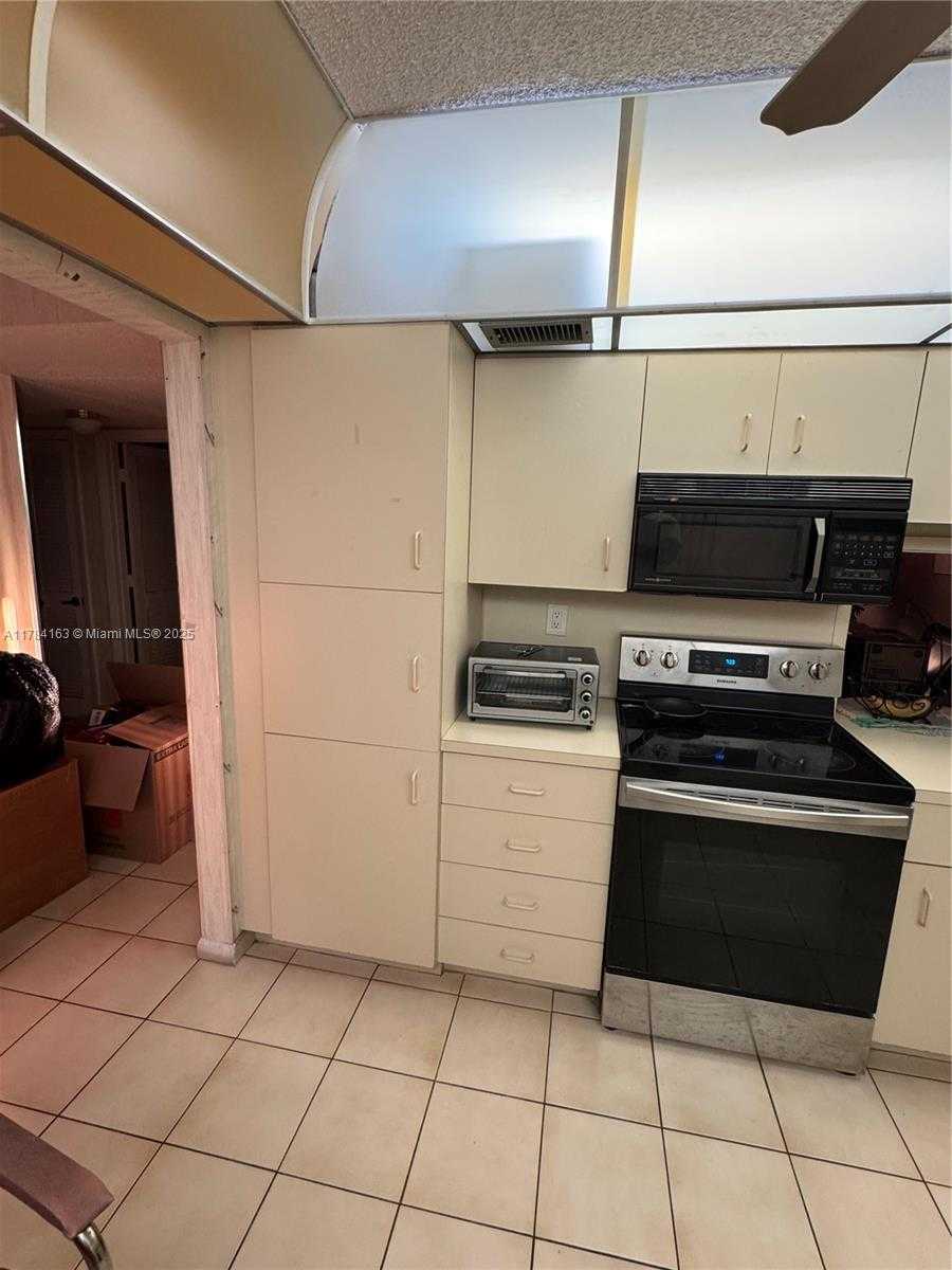 Small Image of 4960 EAST SABAL PALM BLVD #406, Tamarac Number 9