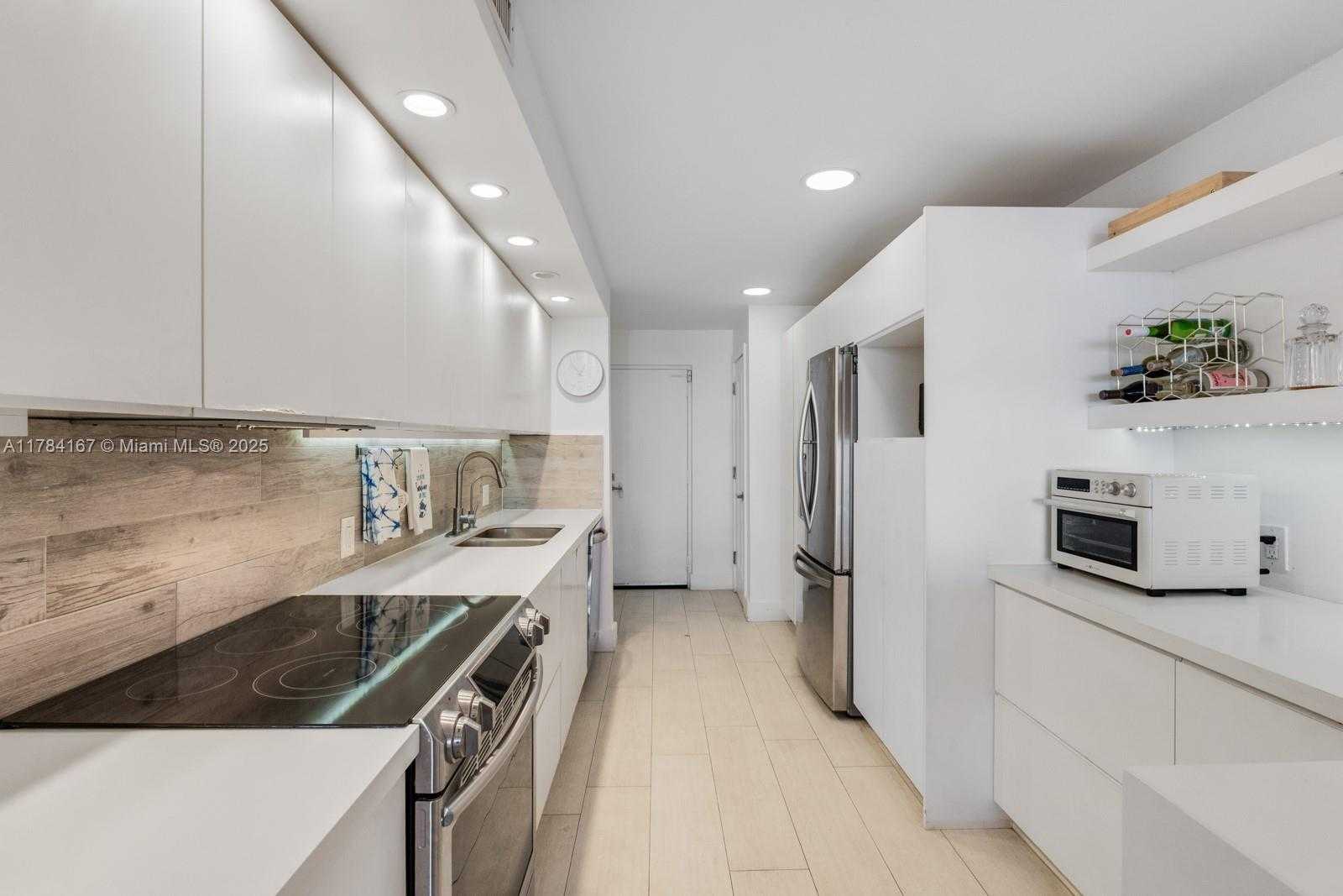 Small Image of 600 GRAPETREE DR #10GN, Key Biscayne Number 11