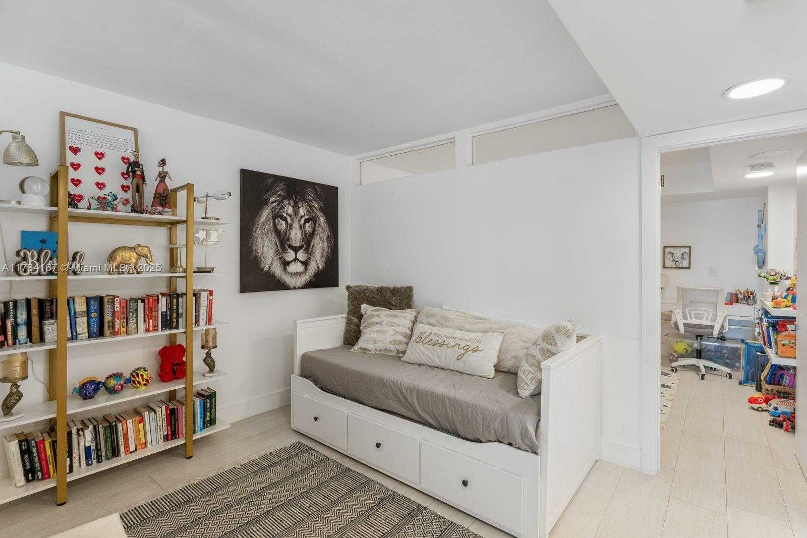 Small Image of 600 GRAPETREE DR #10GN, Key Biscayne Number 17