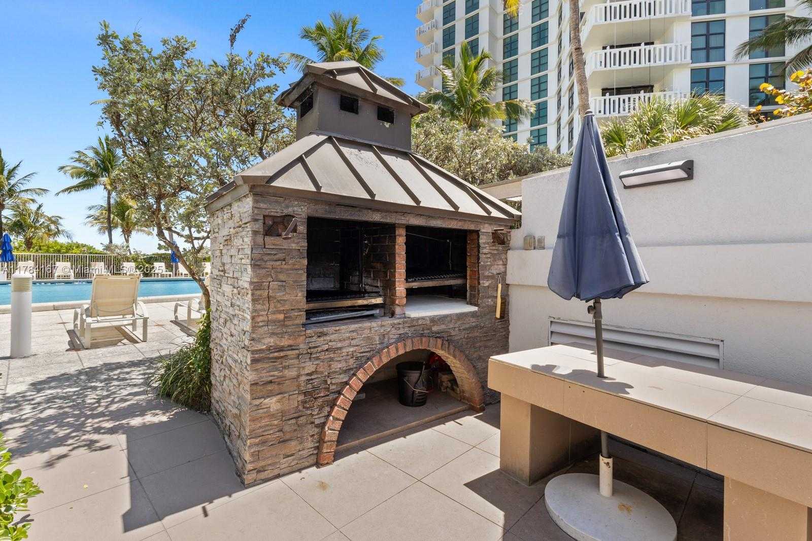 Small Image of 600 GRAPETREE DR #10GN, Key Biscayne Number 31