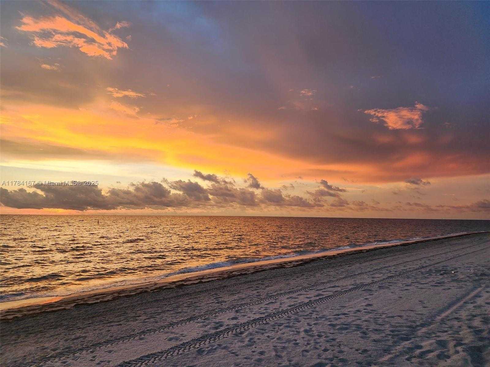 Small Image of 600 GRAPETREE DR #10GN, Key Biscayne Number 36