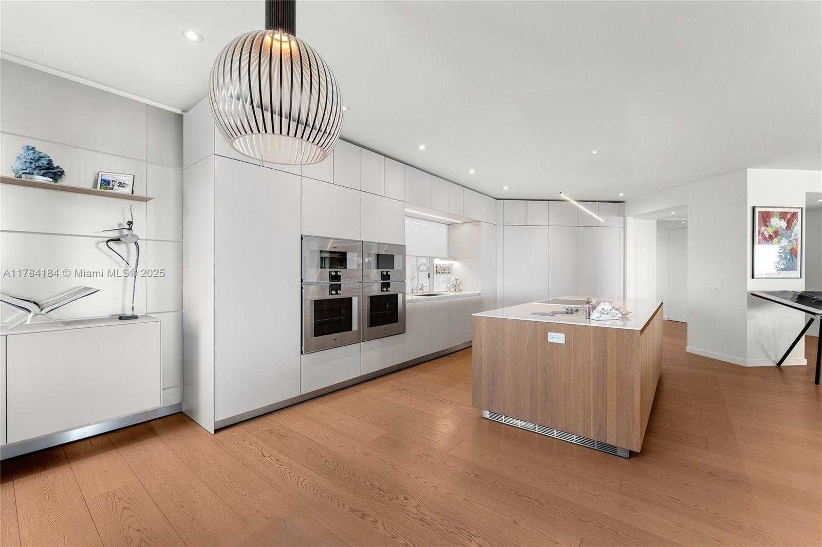 Small Image of 7600 FISHER ISLAND DR #7654, Miami Beach Number 14