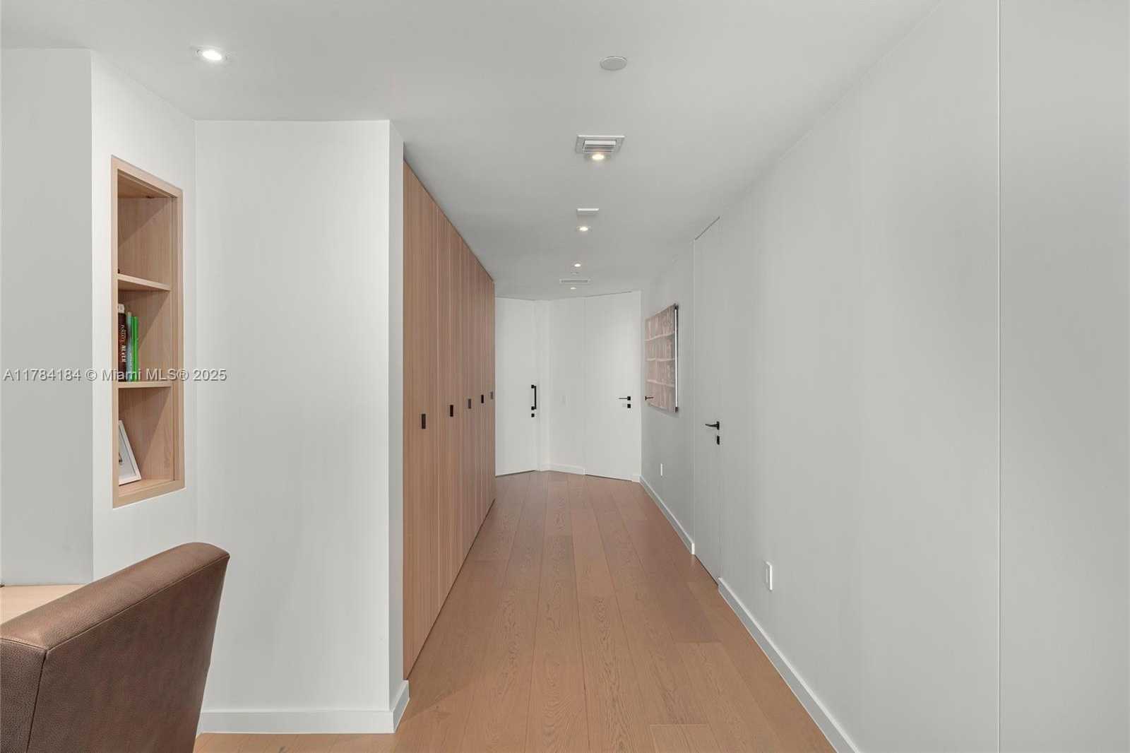 Small Image of 7600 FISHER ISLAND DR #7654, Miami Beach Number 24