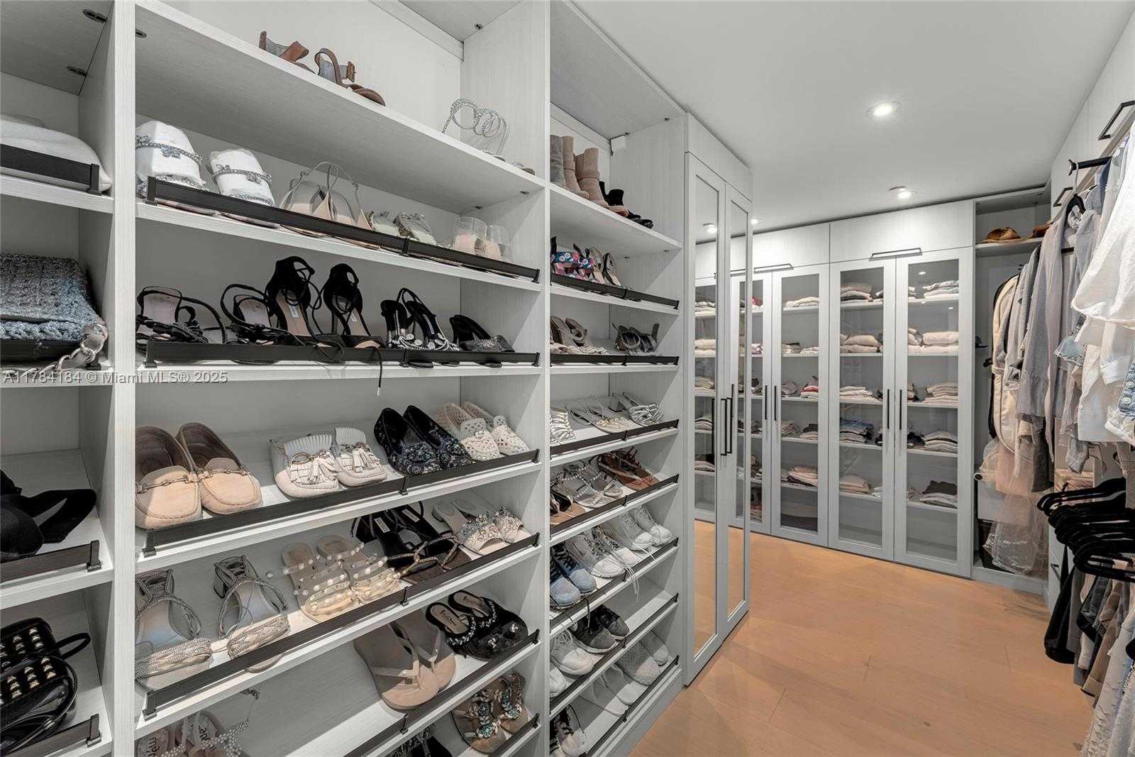 Small Image of 7600 FISHER ISLAND DR #7654, Miami Beach Number 28