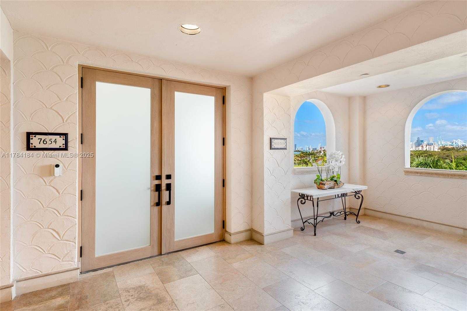 Small Image of 7600 FISHER ISLAND DR #7654, Miami Beach Number 31