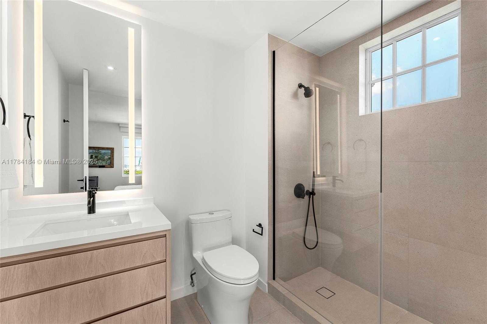 Small Image of 7600 FISHER ISLAND DR #7654, Miami Beach Number 36